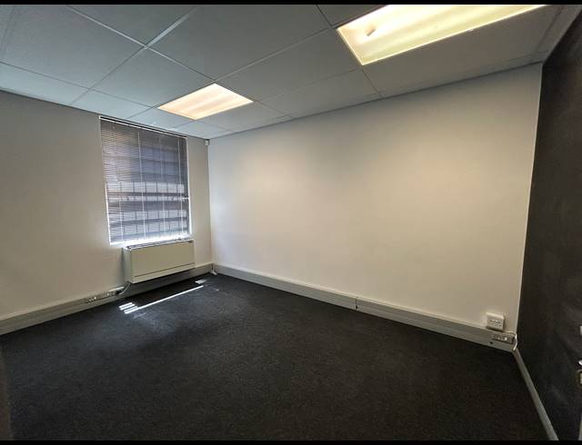230M² BUILDING TO LET IN TOKAI